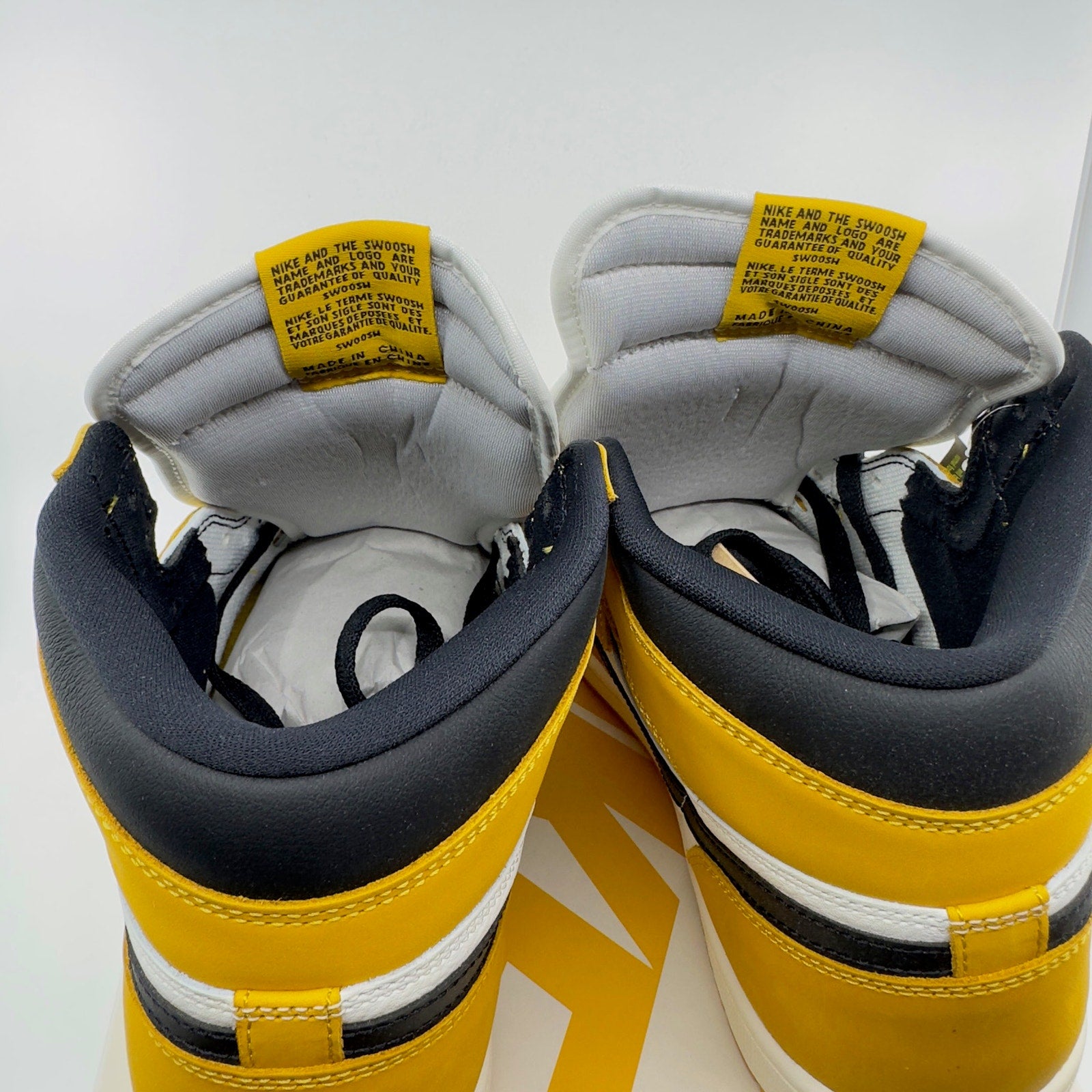 Nike Mens Air Jordan 1 Retro High OG Sneakers DZ5485 701 Yellow Ochre Size 9.5
