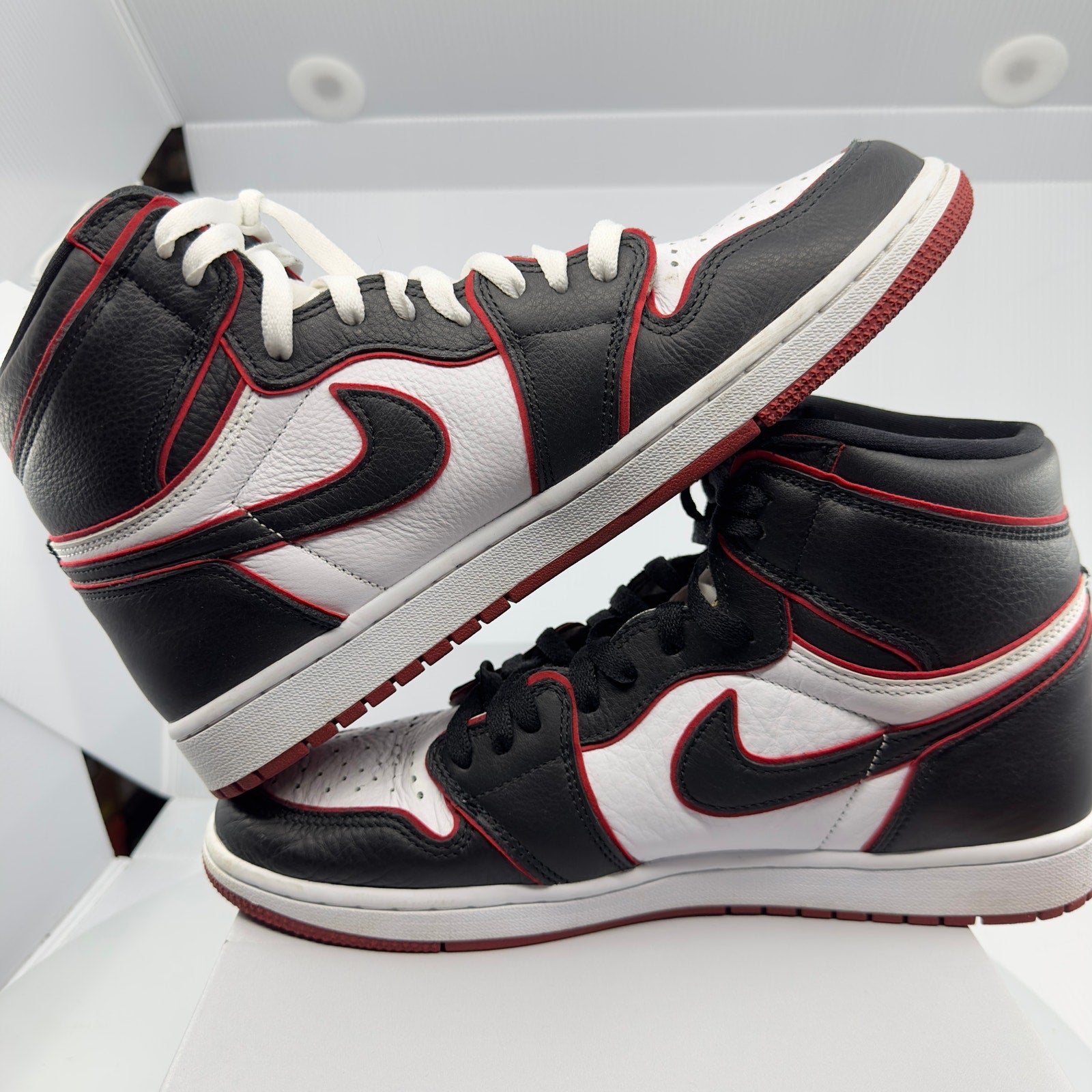 Nike Air Jordan Retro 1 High OG Bloodline Sneaker Shoe 555088-062 Black 10.5