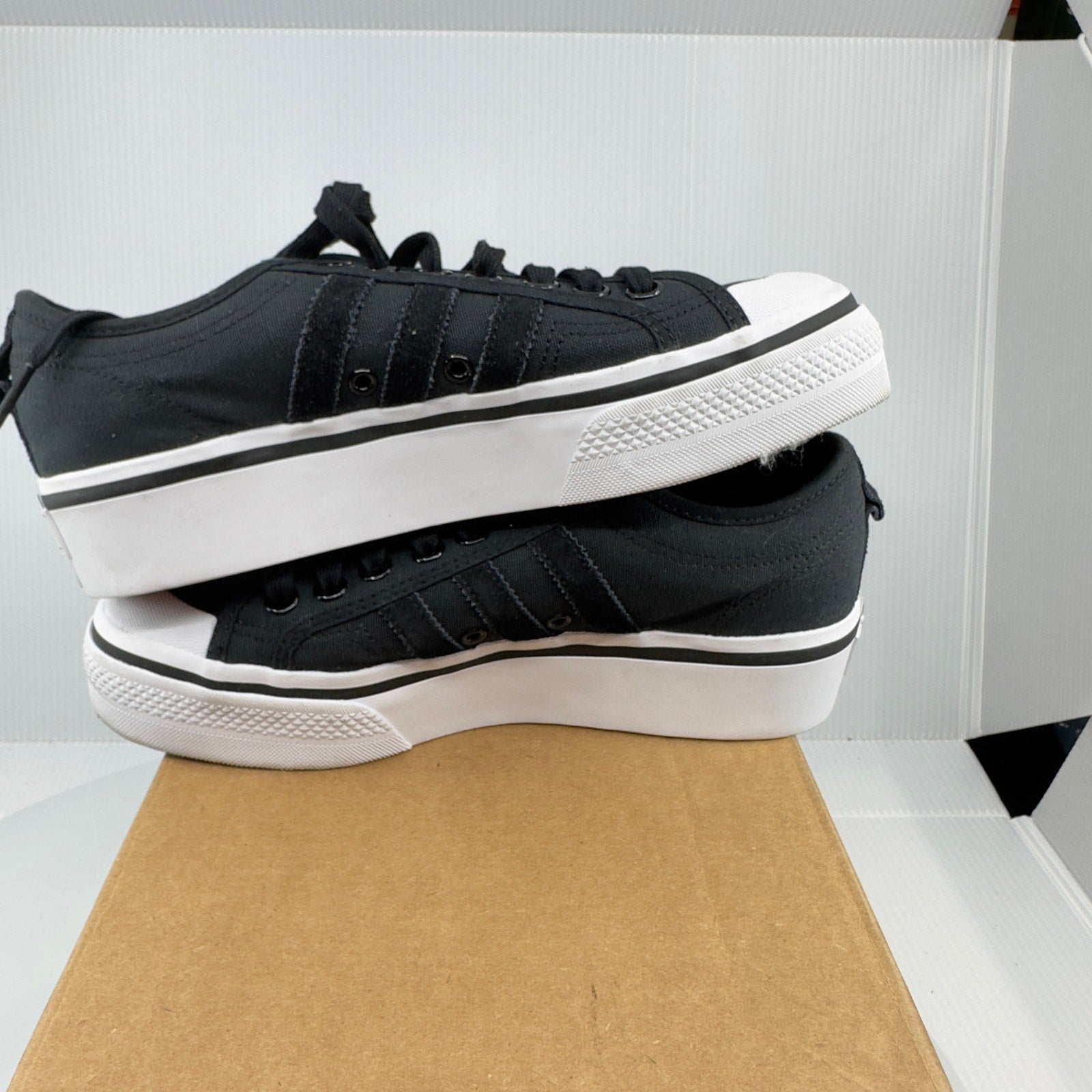 Adidas Womens NIZZA Sneakers Casual Shoes Lace-Up Low Top Black/White 9 EE5615