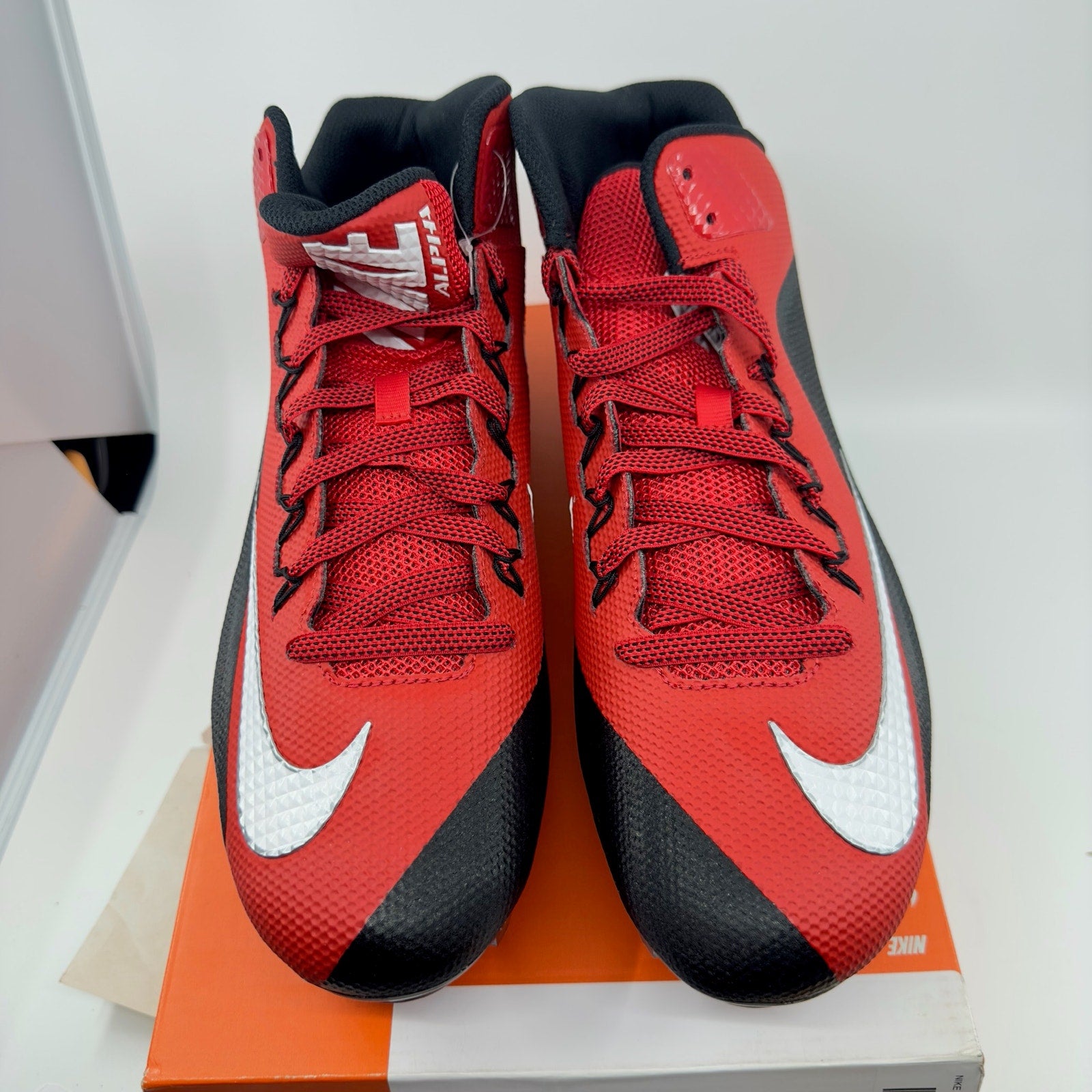 Nike Alpha Pro Skin Football Cleats Shoes Lace-Up Red Size 13.5 742766-602